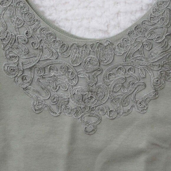 New York style tank top‎ Womens size medium green Polyester blend front design - Picture 2 of 6